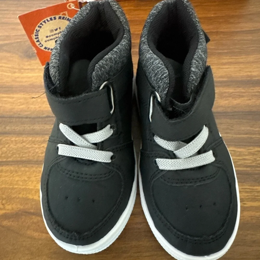 Oomphies Jax Black Boy Size 6c Shoes Toddler Sneakers New with Box Never Worn